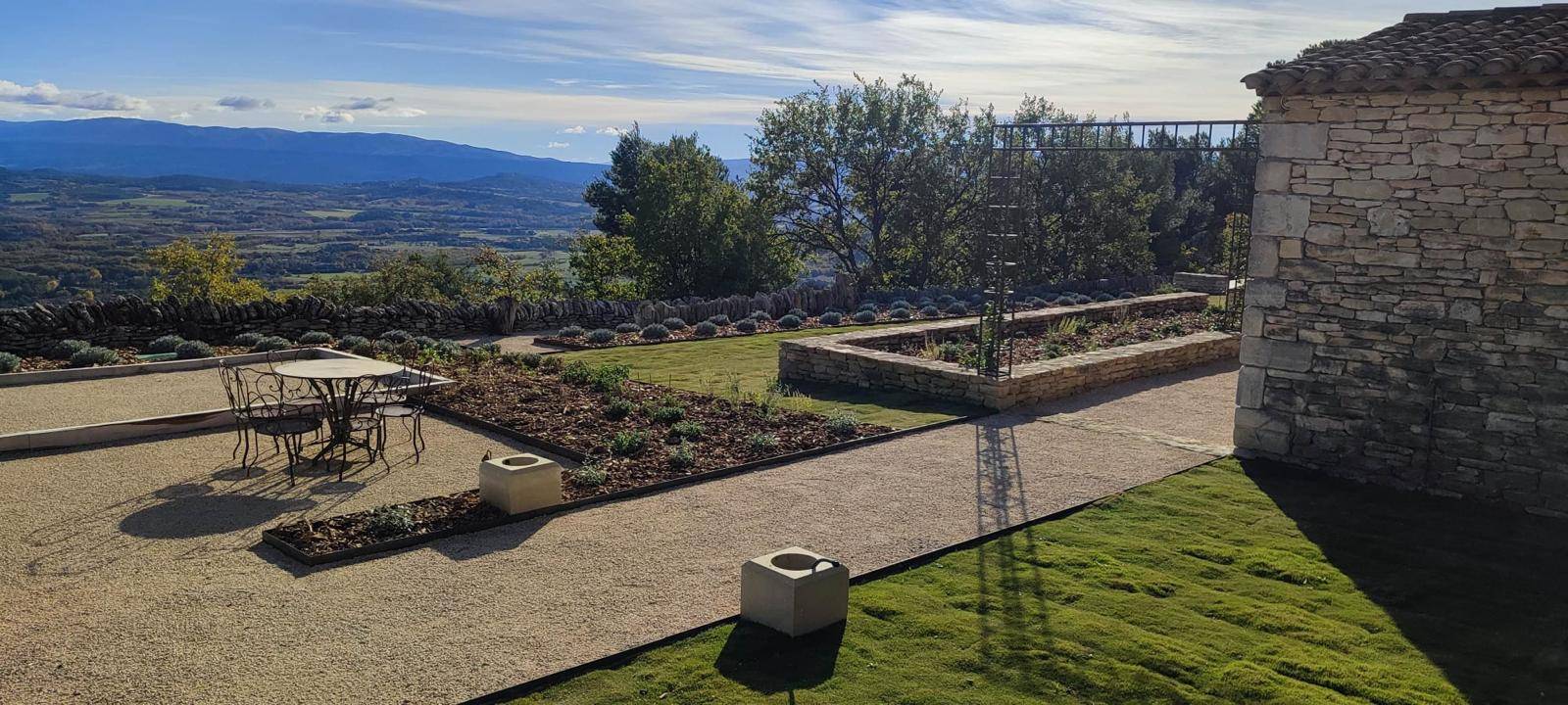 Création cheminement en clapicette à Gordes