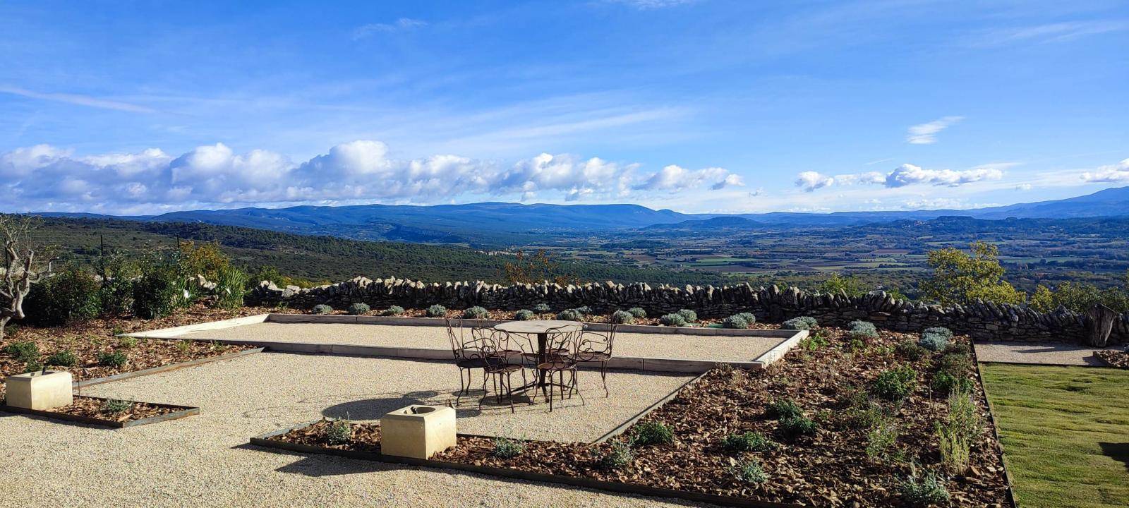 Aménagement de jardin d'exception par notre entreprise paysagiste de luxe vers Gordes