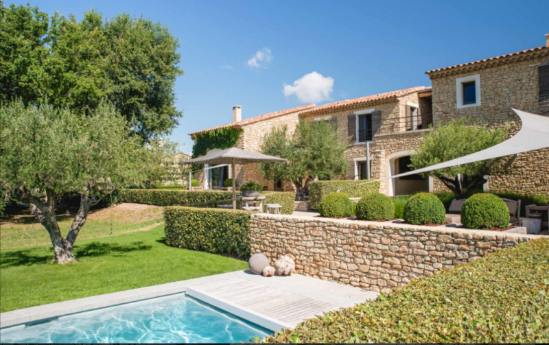 Jardinier paysagiste pour faire entretenir un jardin méditerranéen à la française à Gordes